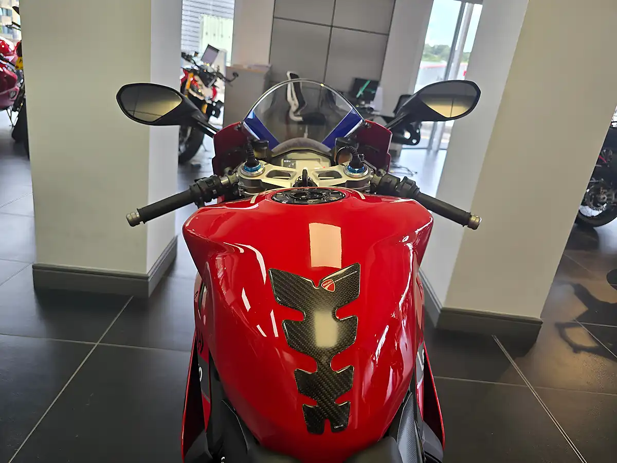 Used 2016 Ducati 1299 Panigale S Red - Interior and Exterior details 13