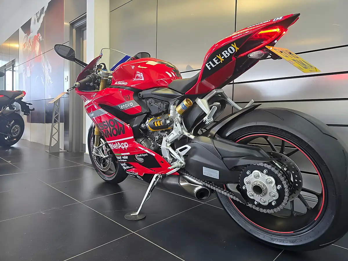 Used 2016 Ducati 1299 Panigale S Red - Interior and Exterior details 17