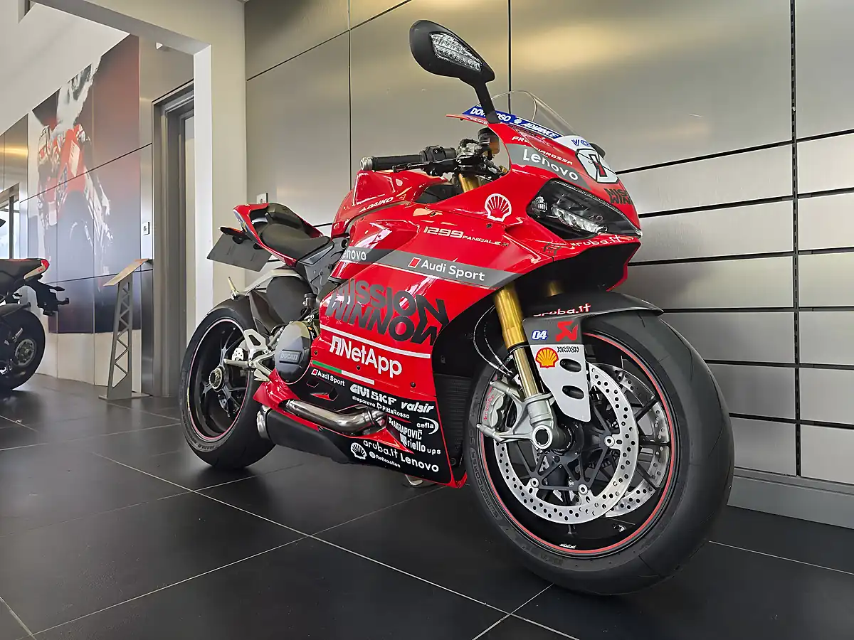 Used 2016 Ducati 1299 Panigale S Red - Interior and Exterior details 2