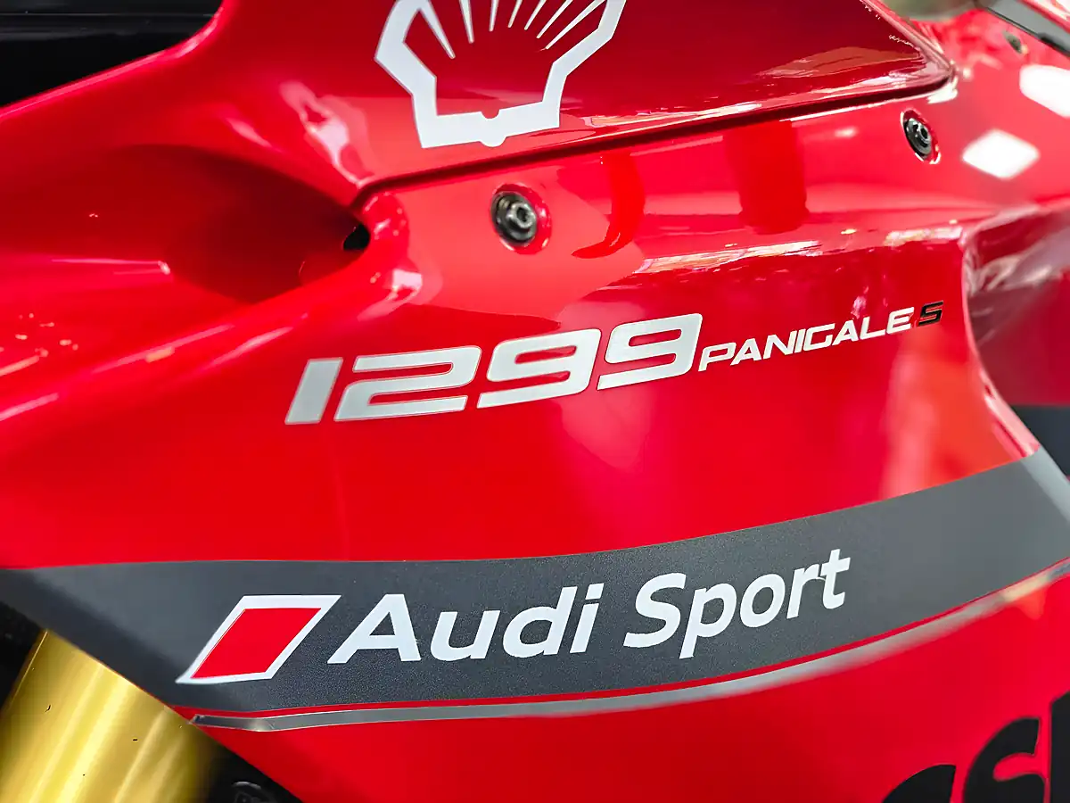 Used 2016 Ducati 1299 Panigale S Red - Interior and Exterior details 20