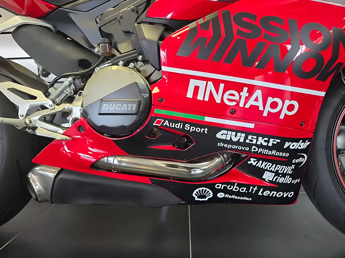 Used 2016 Ducati 1299 Panigale S Red - Interior and Exterior details 6