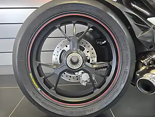 Used 2016 Ducati 1299 Panigale S Red - Interior and Exterior details 7