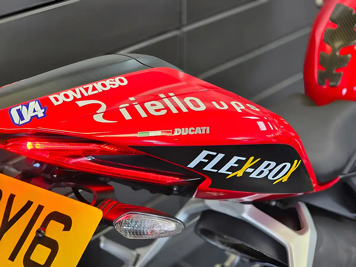 Used 2016 Ducati 1299 Panigale S Red - Interior and Exterior details 8