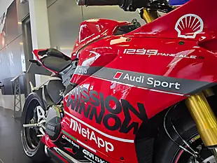 Used 2016 Ducati 1299 Panigale S Red - Interior and Exterior details 9