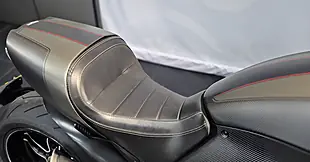 Used 2016 Ducati Diavel Carbon Ashphalt Grey/Carbon - Interior and Exterior details 4