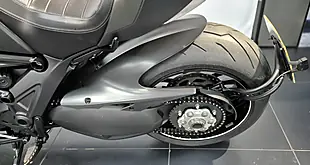 Used 2016 Ducati Diavel Carbon Ashphalt Grey/Carbon - Interior and Exterior details 15