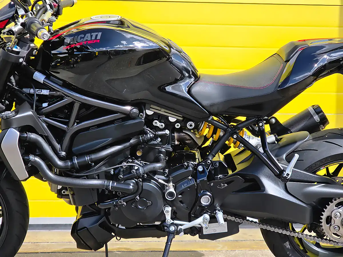 Used 2016 Ducati Monster 1200 R Black - Interior and Exterior details 15