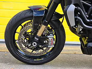 Used 2016 Ducati Monster 1200 R Black - Interior and Exterior details 17