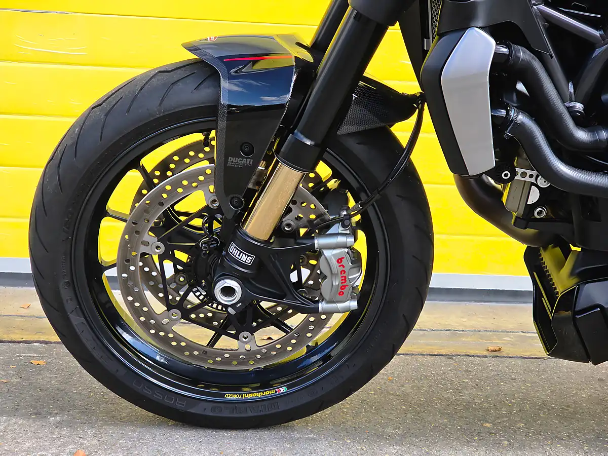 Used 2016 Ducati Monster 1200 R Black - Interior and Exterior details 17