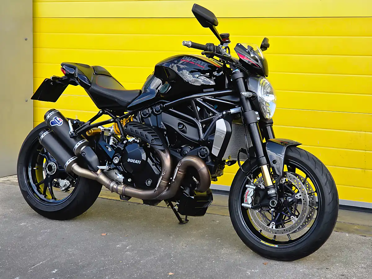 Used 2016 Ducati Monster 1200 R Black - Interior and Exterior details 3