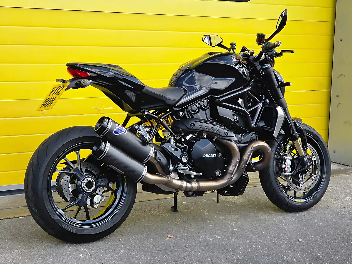 Used 2016 Ducati Monster 1200 R Black - Interior and Exterior details 4