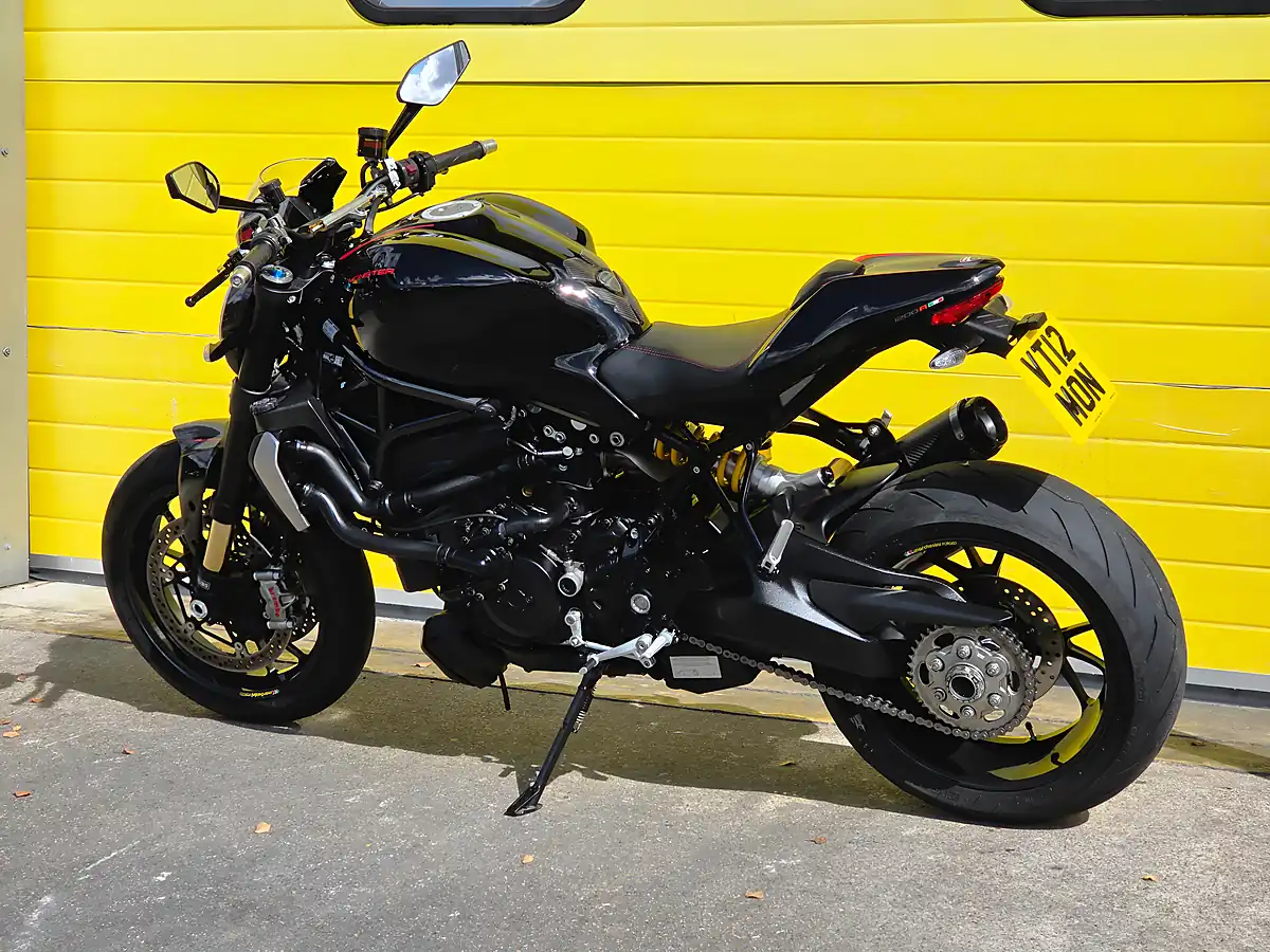 Used 2016 Ducati Monster 1200 R Black - Interior and Exterior details 6