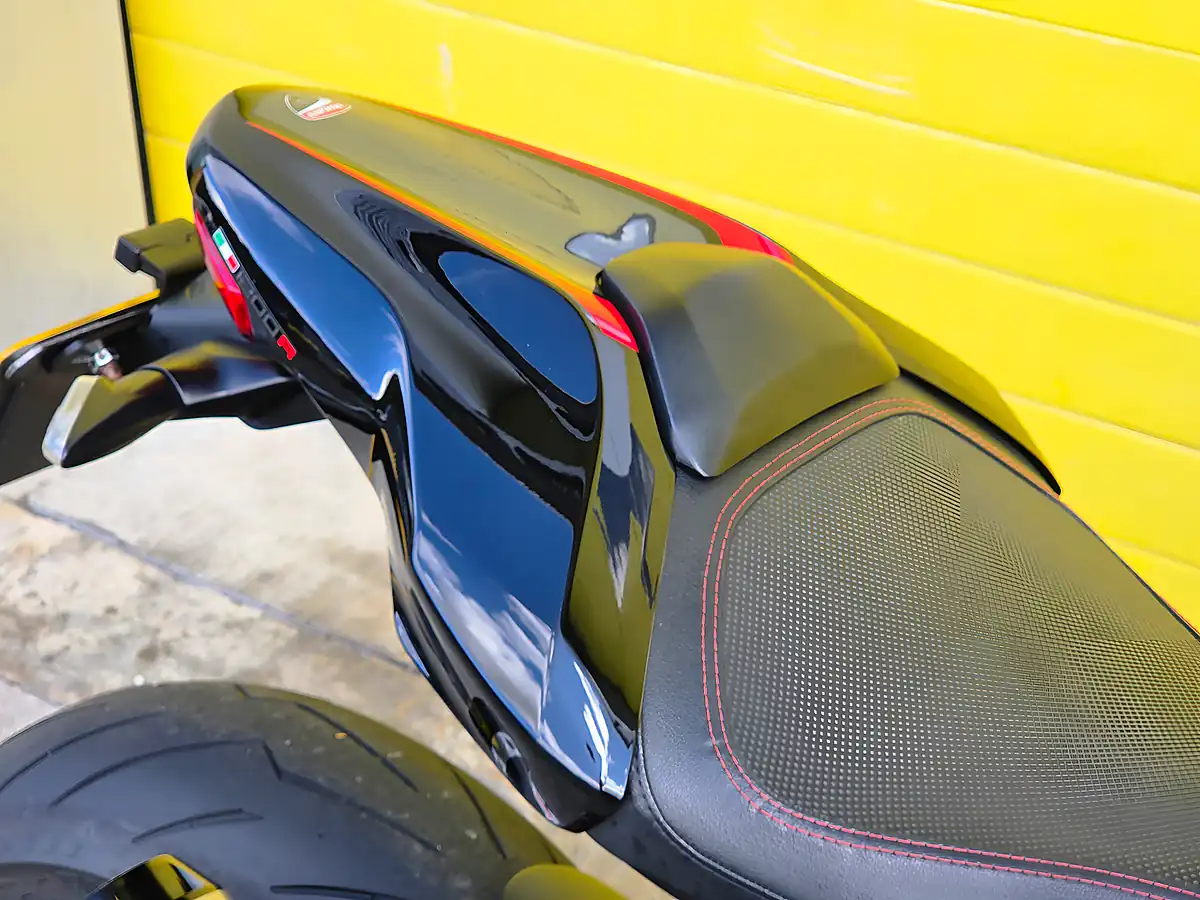 Used 2016 Ducati Monster 1200 R Black - Interior and Exterior details 8