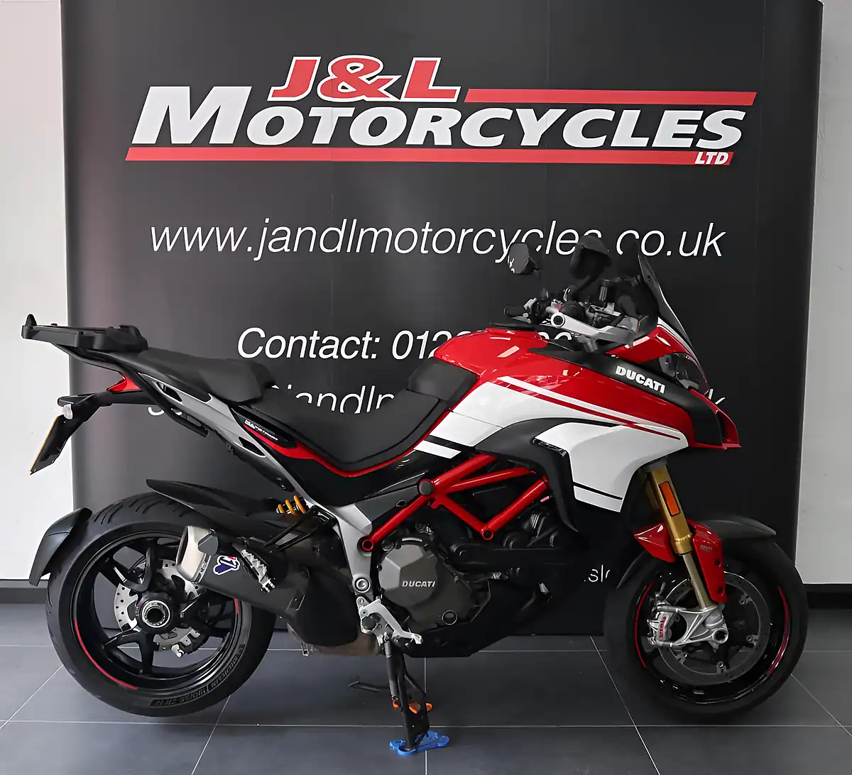 Used 2016 Ducati Multistrada 1200 Pikes Peak Touring Red - Interior and Exterior details 3
