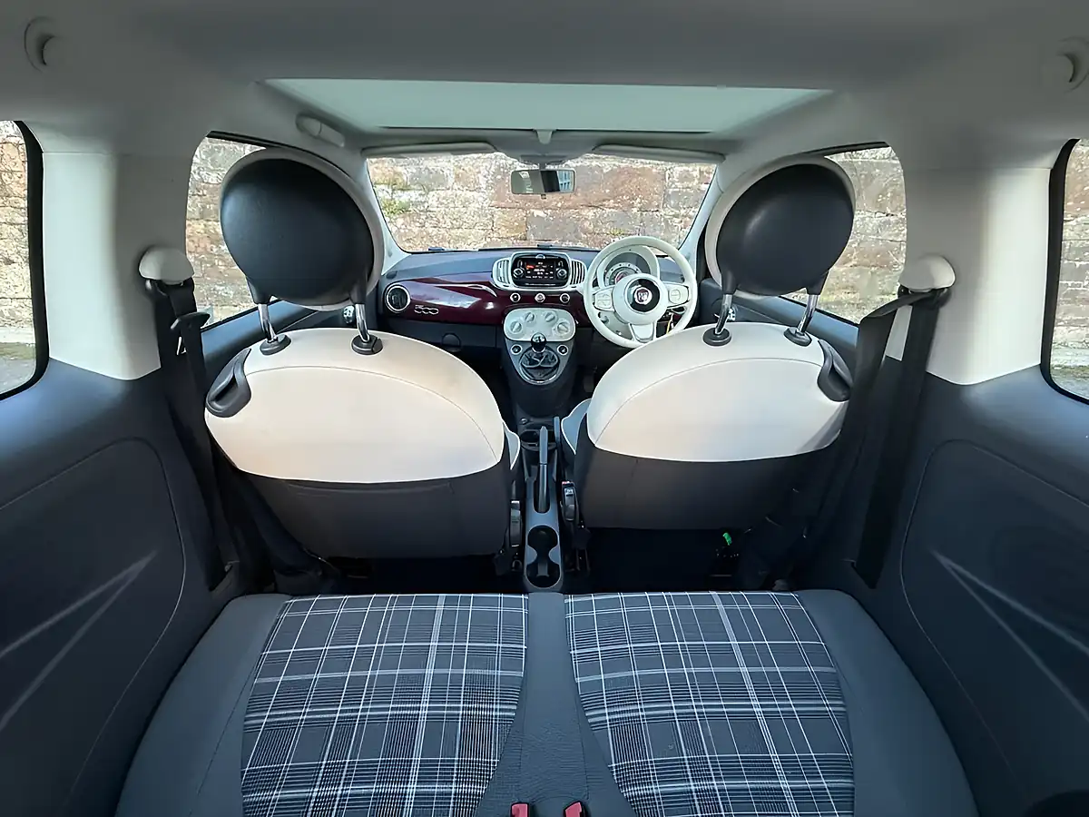 Used 2016 Fiat 500 Lounge Avantgarde Bordeaux - Interior and Exterior details 10