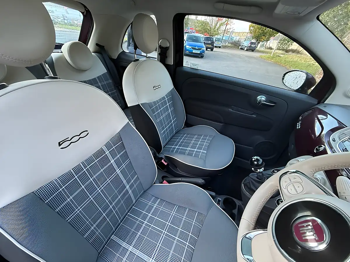 Used 2016 Fiat 500 Lounge Avantgarde Bordeaux - Interior and Exterior details 14