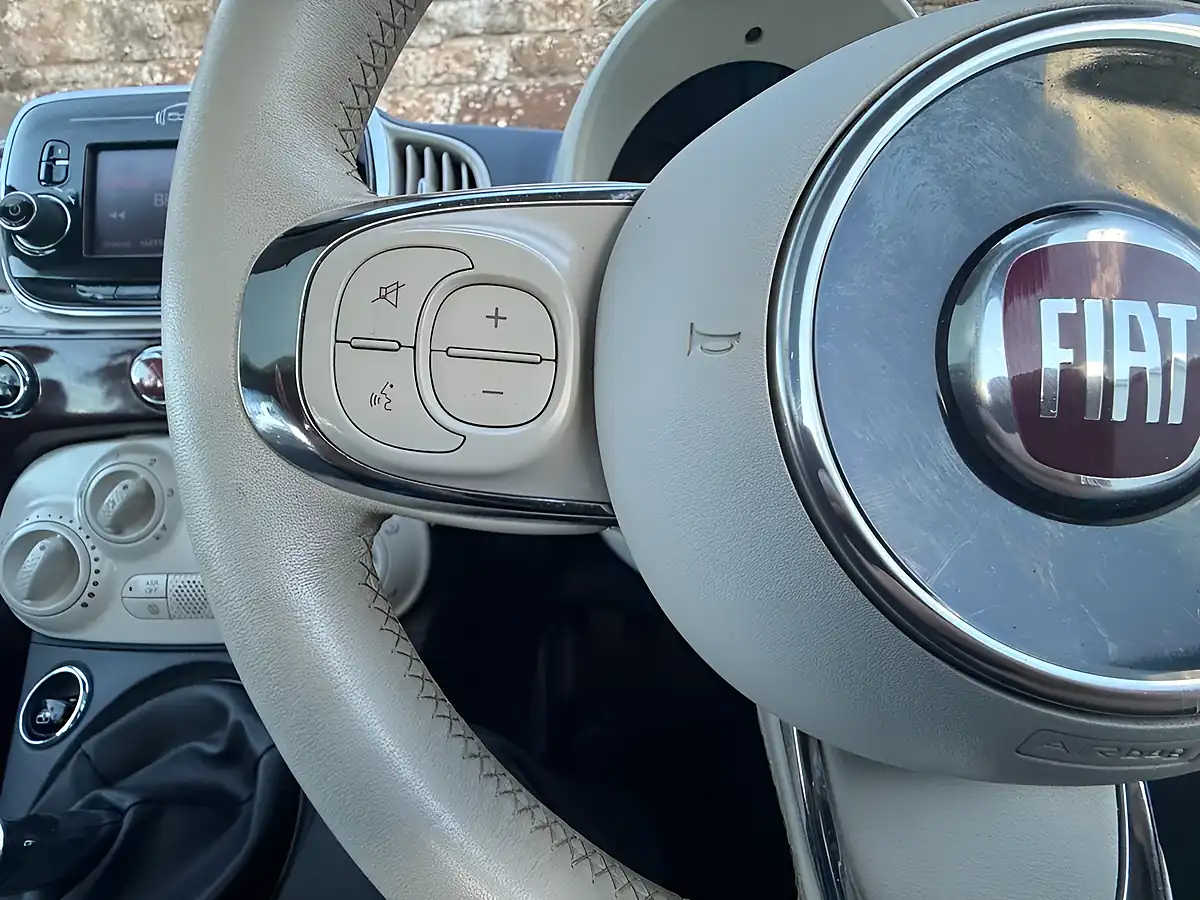 Used 2016 Fiat 500 Lounge Avantgarde Bordeaux - Interior and Exterior details 15