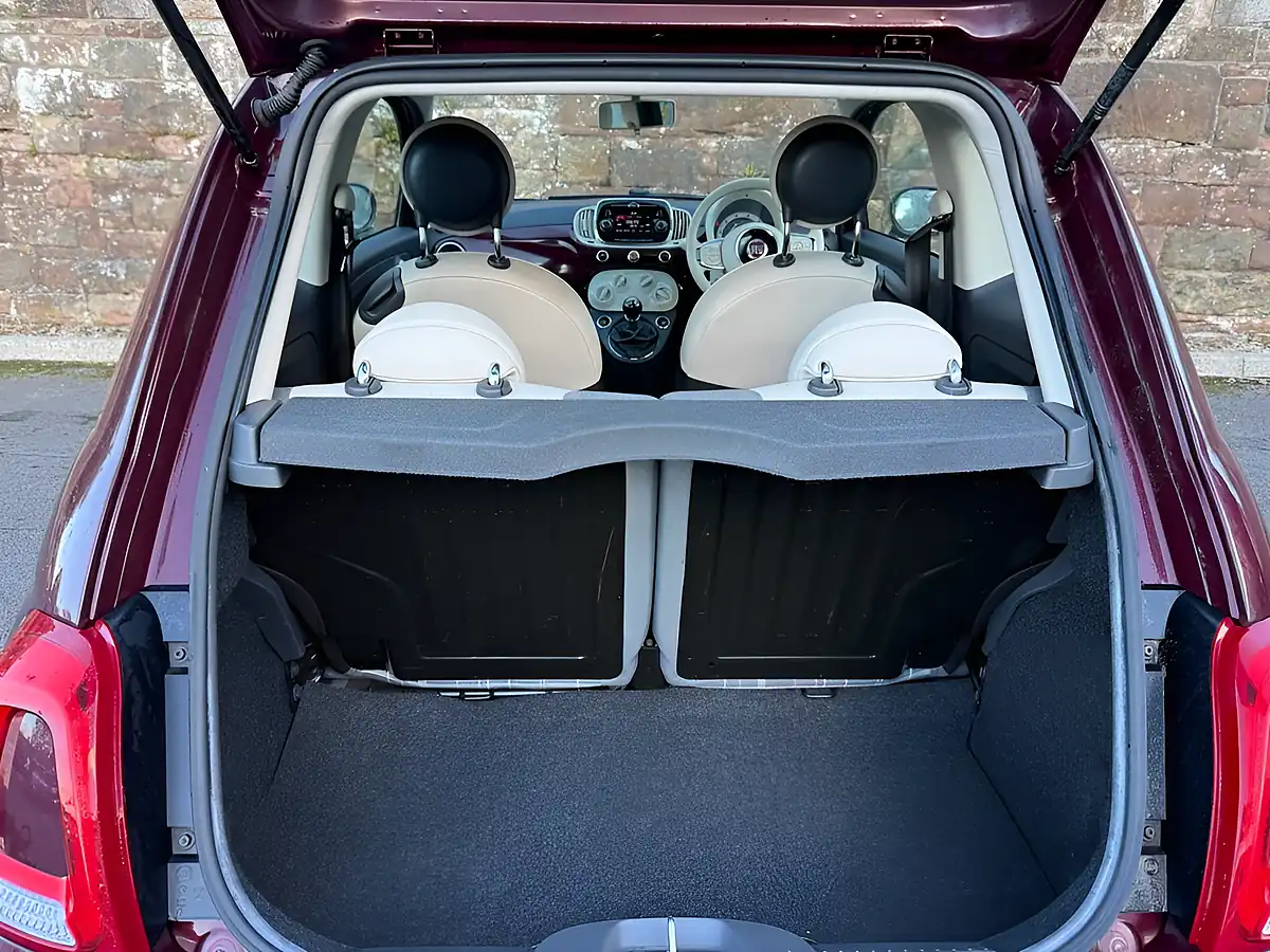 Used 2016 Fiat 500 Lounge Avantgarde Bordeaux - Interior and Exterior details 9