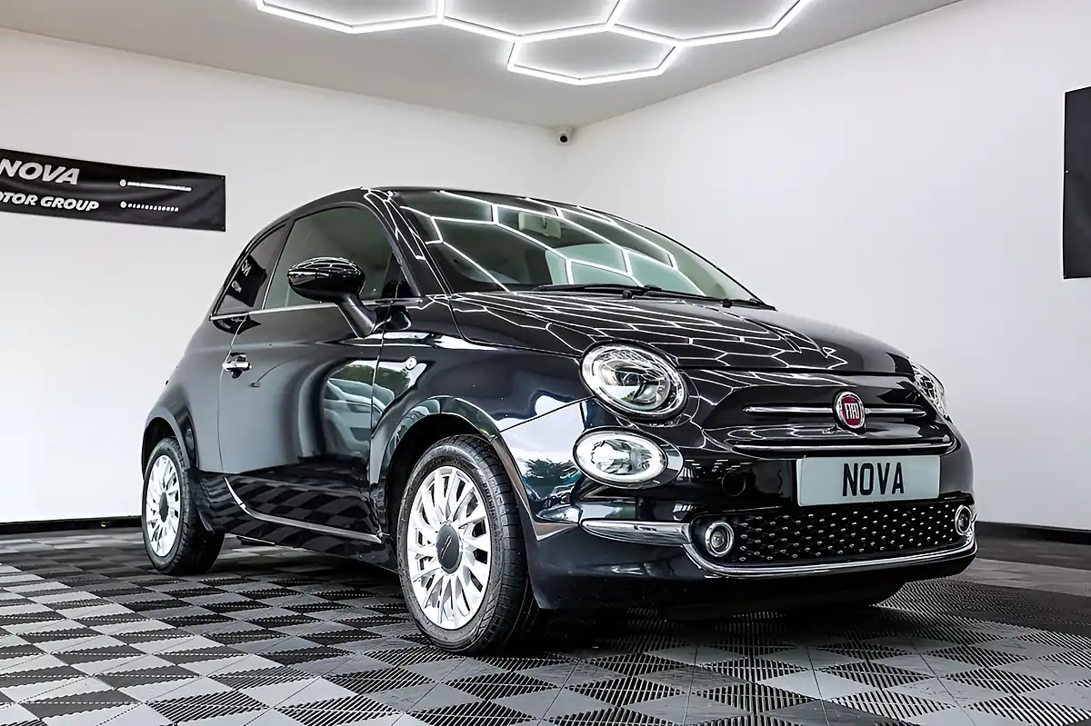 Used 2016 Fiat 500 Lounge Black - Interior and Exterior details 2