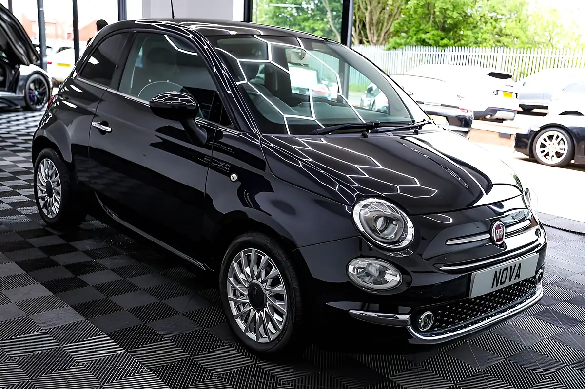 Used 2016 Fiat 500 Lounge Black - Interior and Exterior details 8