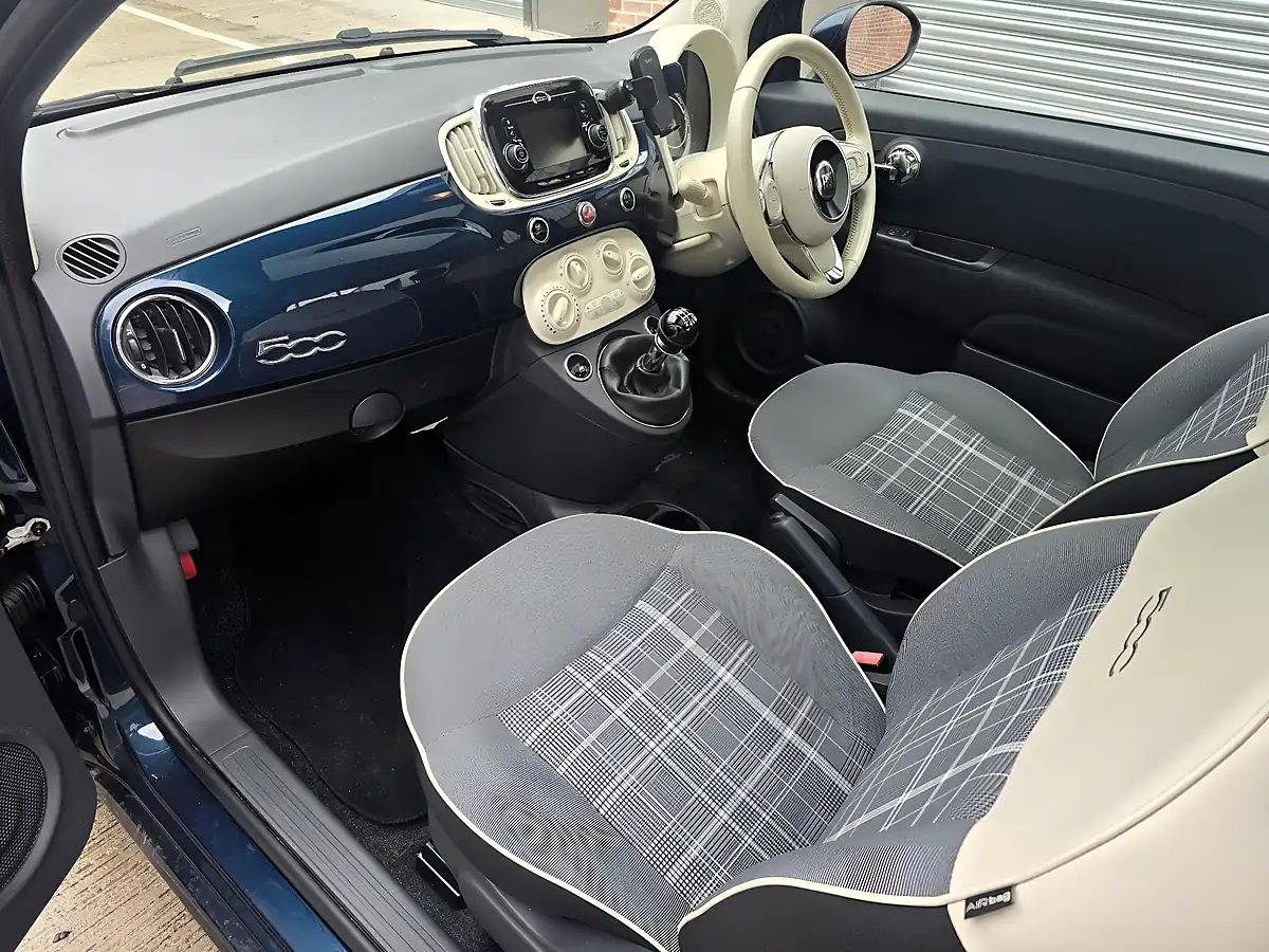 Used 2016 Fiat 500 Lounge Blue - Interior and Exterior details 11
