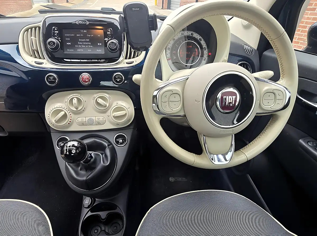 Used 2016 Fiat 500 Lounge Blue - Interior and Exterior details 16