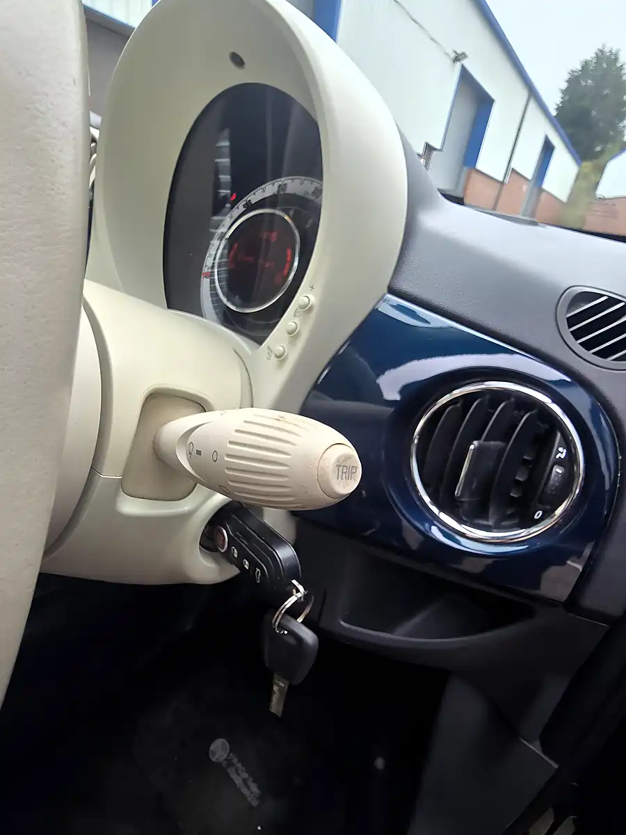 Used 2016 Fiat 500 Lounge Blue - Interior and Exterior details 18