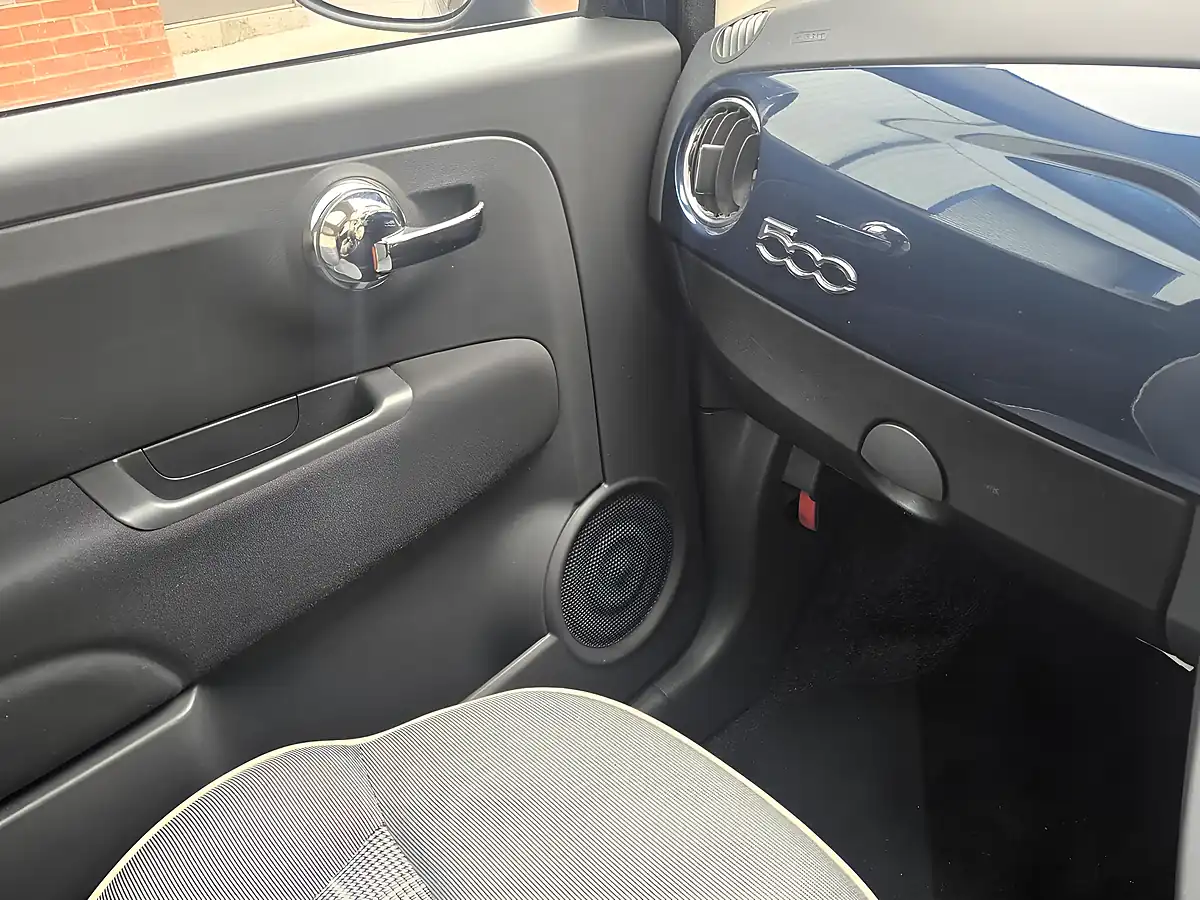 Used 2016 Fiat 500 Lounge Blue - Interior and Exterior details 19