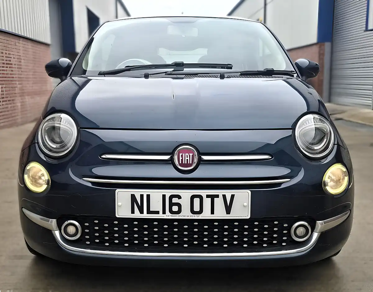 Used 2016 Fiat 500 Lounge Blue - Interior and Exterior details 4