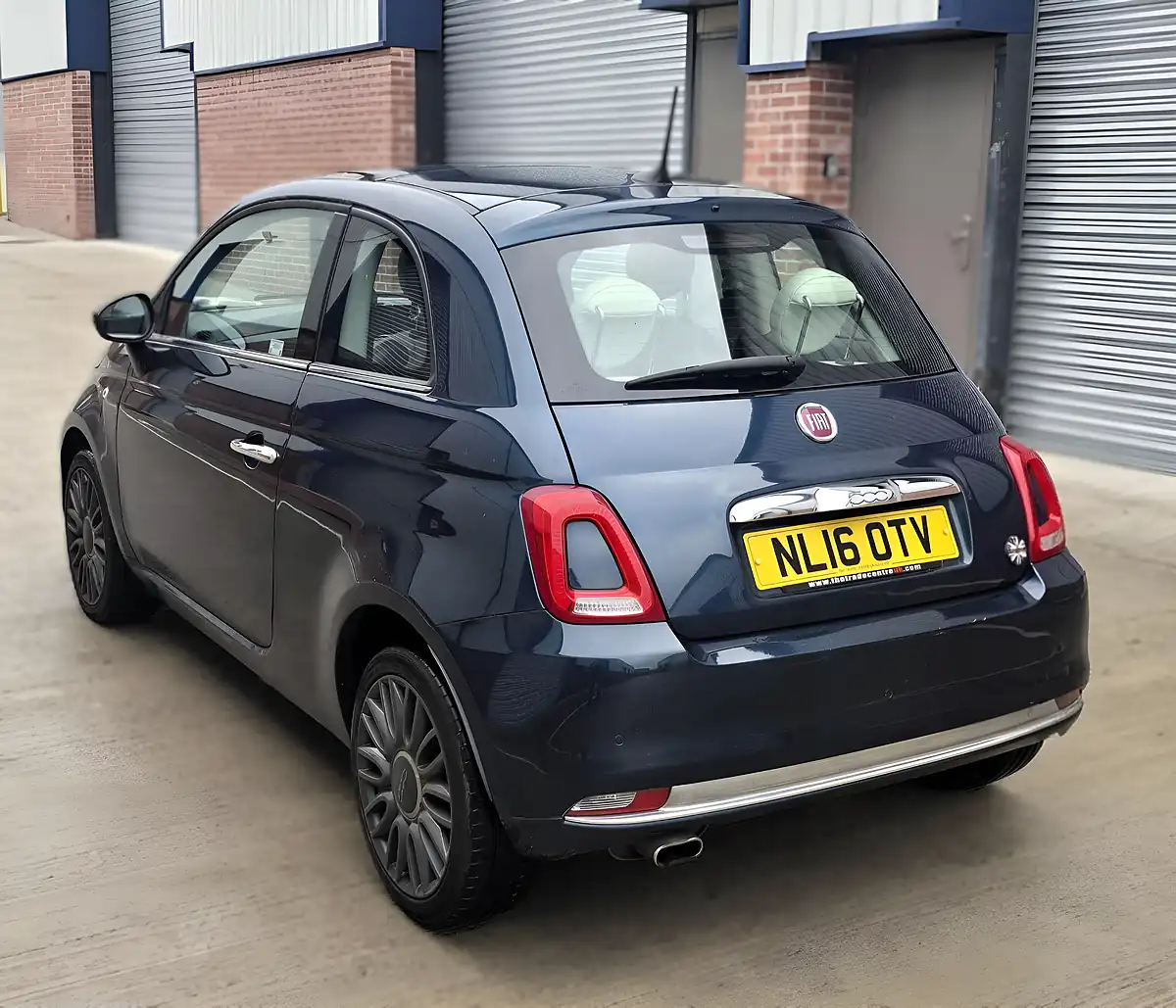 Used 2016 Fiat 500 Lounge Blue - Interior and Exterior details 6