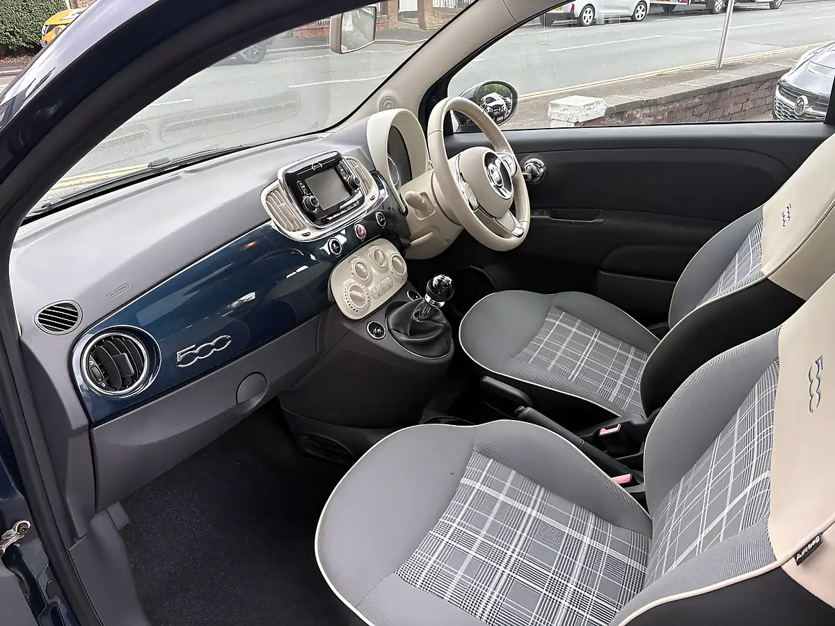 Used 2016 Fiat 500 Lounge Blue - Interior and Exterior details 4