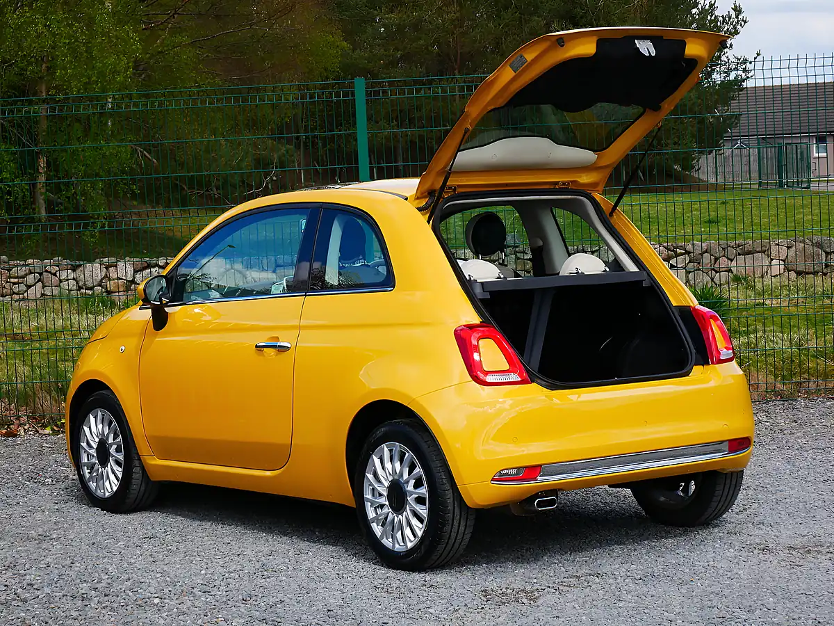 Used 2016 Fiat 500 Lounge Countrypolitan Yellow - Interior and Exterior details 10