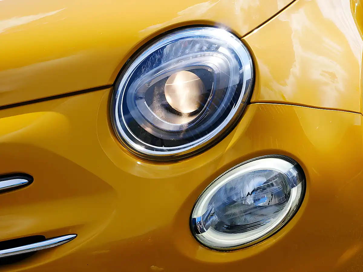 Used 2016 Fiat 500 Lounge Countrypolitan Yellow - Interior and Exterior details 19