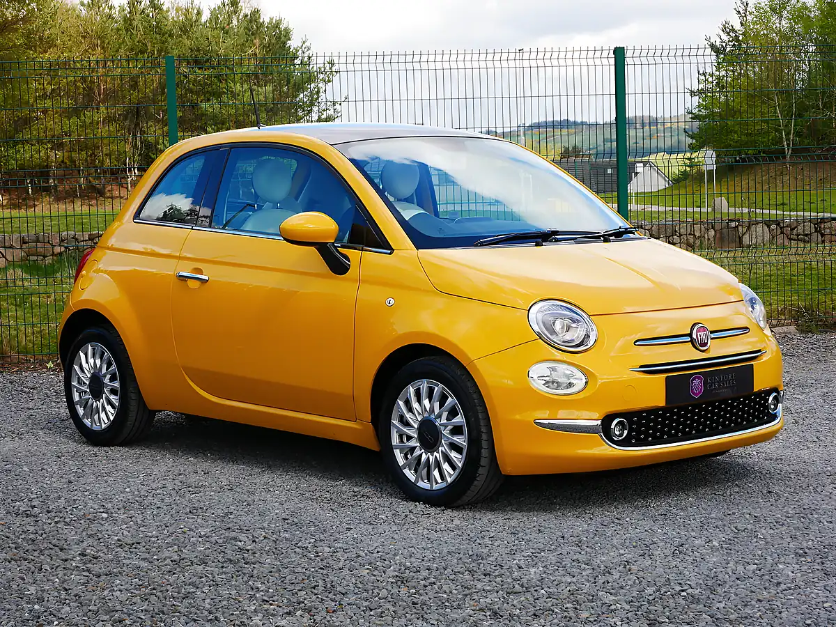 Used 2016 Fiat 500 Lounge Countrypolitan Yellow - Interior and Exterior details 2