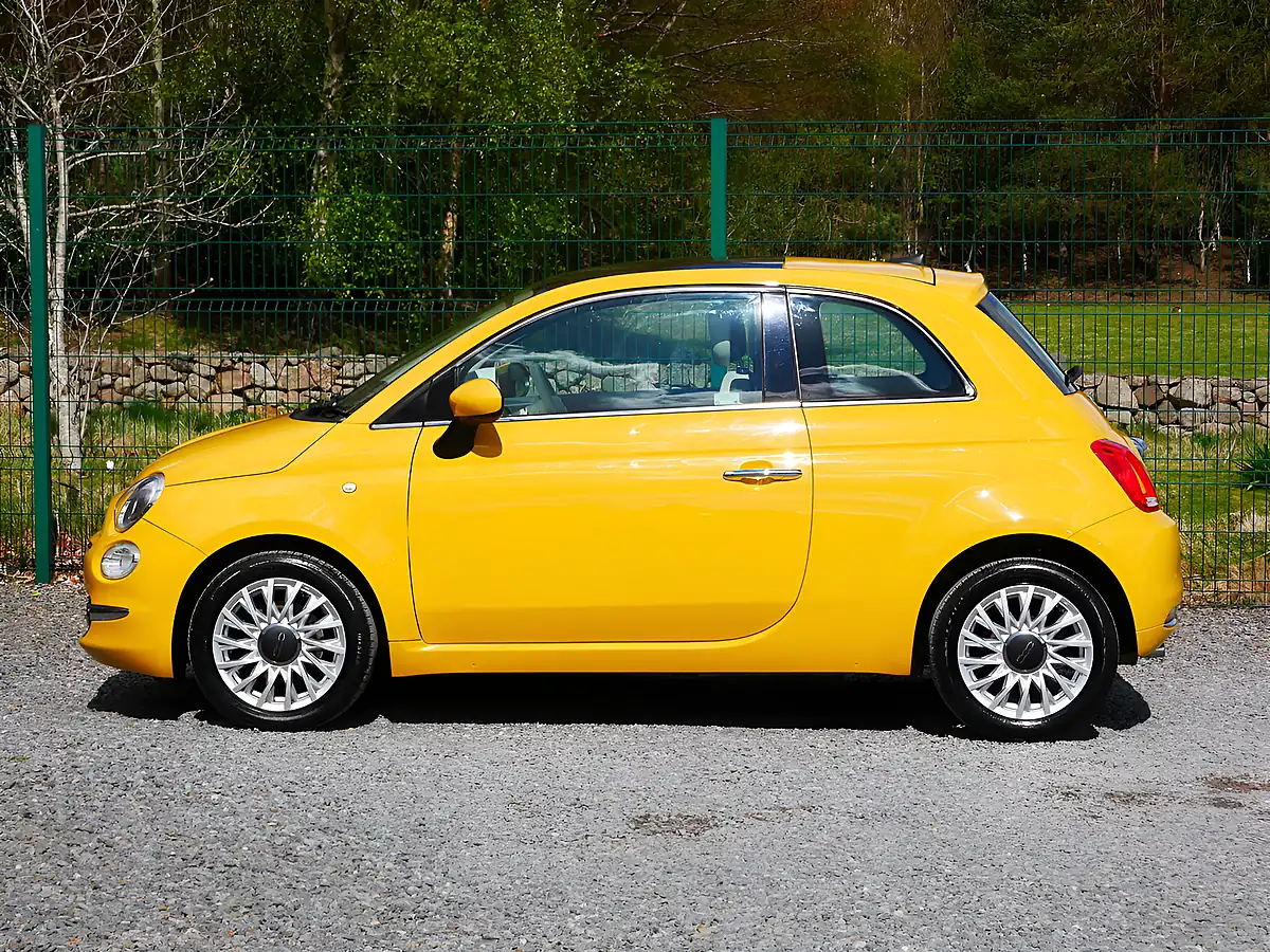 Used 2016 Fiat 500 Lounge Countrypolitan Yellow - Interior and Exterior details 6
