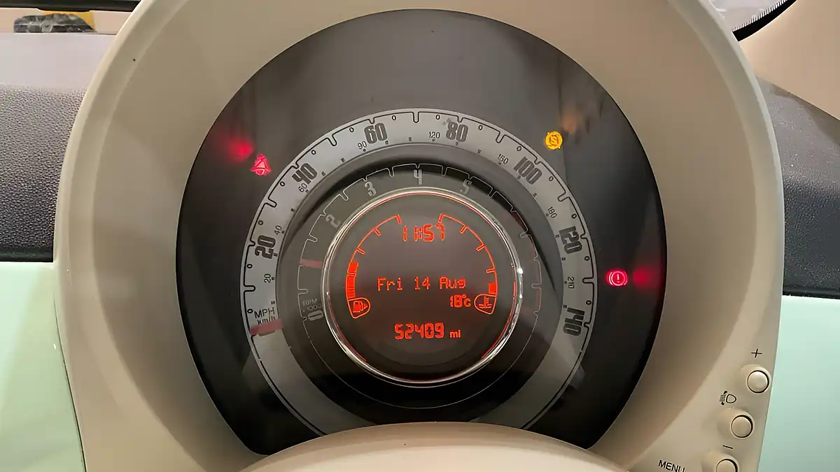 Used 2016 Fiat 500 Lounge Green - Interior and Exterior details 14
