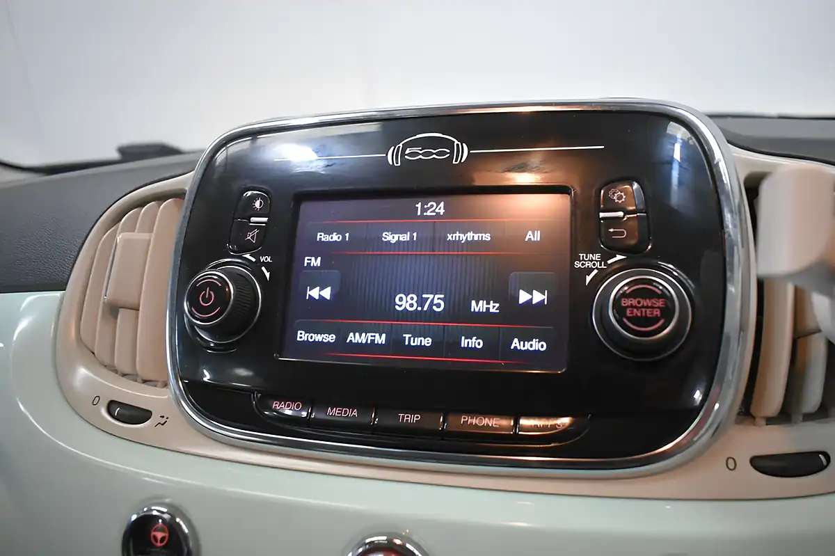 Used 2016 Fiat 500 Lounge Green - Interior and Exterior details 13