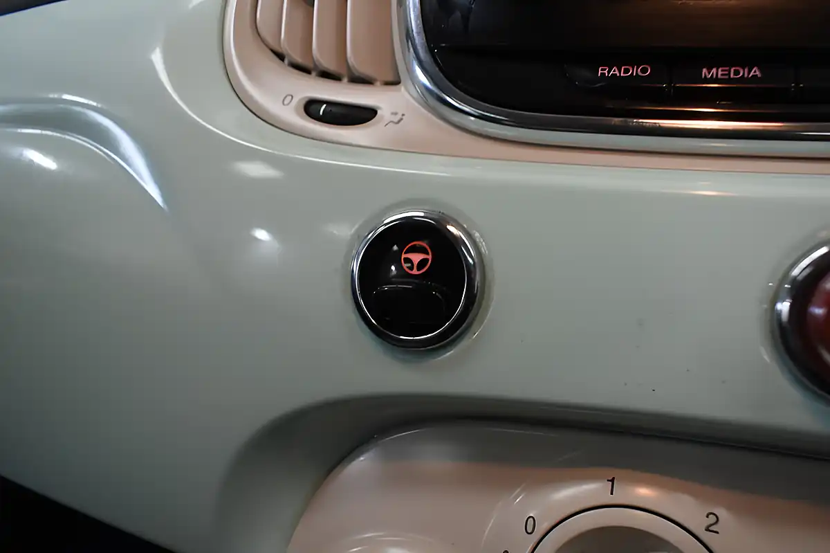 Used 2016 Fiat 500 Lounge Green - Interior and Exterior details 14