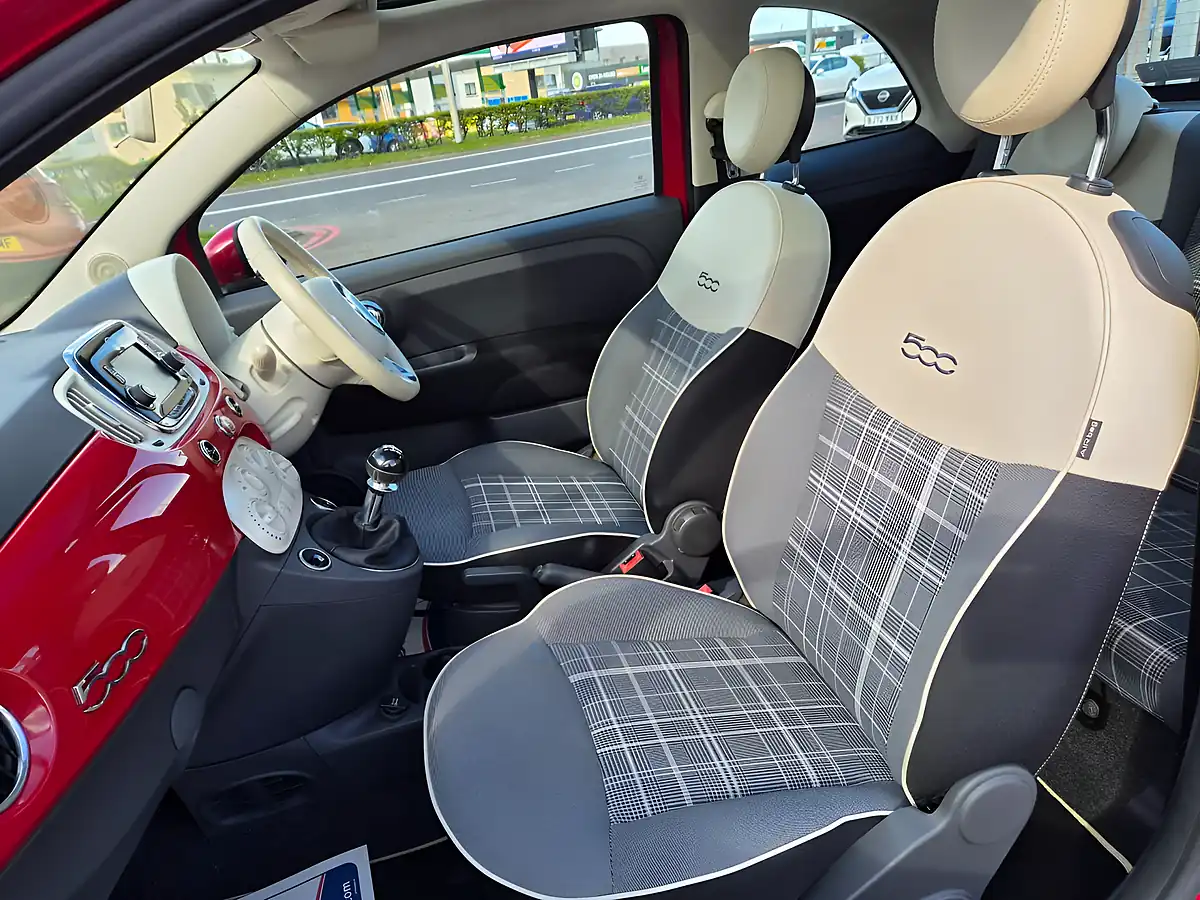 Used 2016 Fiat 500 Lounge Pasodoble Red - Interior and Exterior details 16
