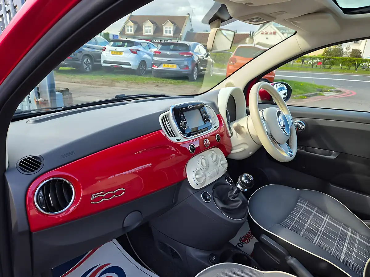 Used 2016 Fiat 500 Lounge Pasodoble Red - Interior and Exterior details 17