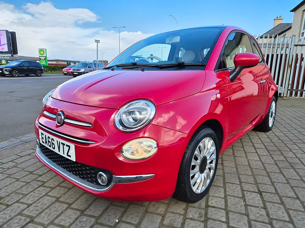 Used 2016 Fiat 500 Lounge Pasodoble Red - Interior and Exterior details 3