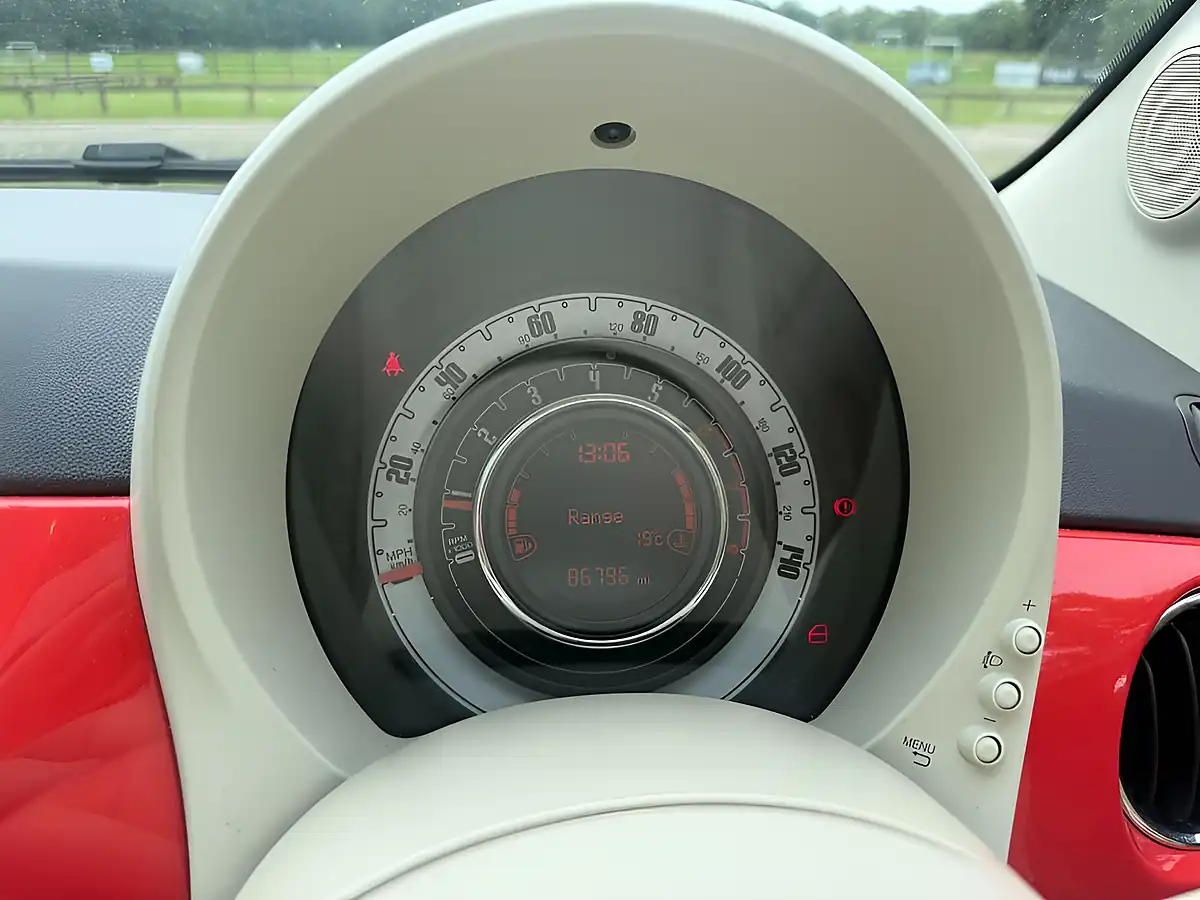 Used 2016 Fiat 500 Lounge Pink - Interior and Exterior details 14