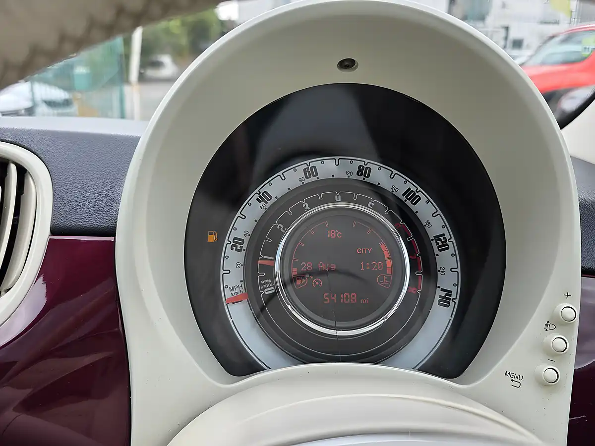 Used 2016 Fiat 500 Lounge Red - Interior and Exterior details 12