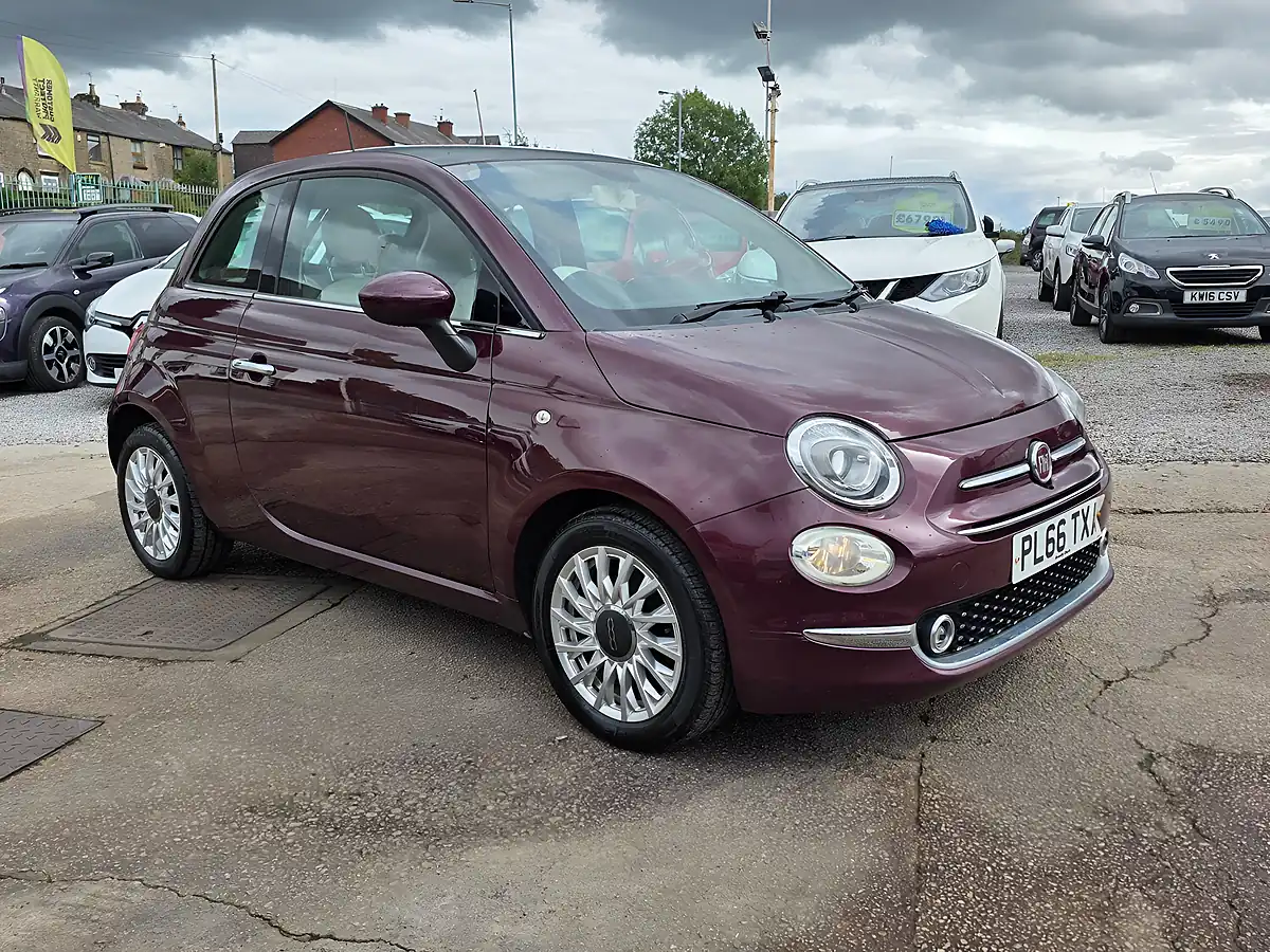 Used 2016 Fiat 500 Lounge Red - Interior and Exterior details 2