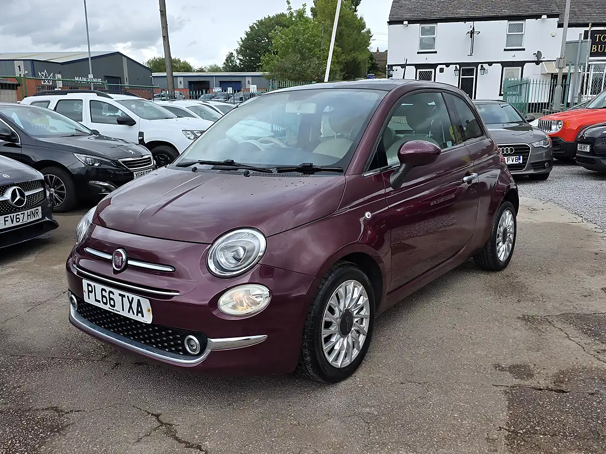 Used 2016 Fiat 500 Lounge Red - Interior and Exterior details 3