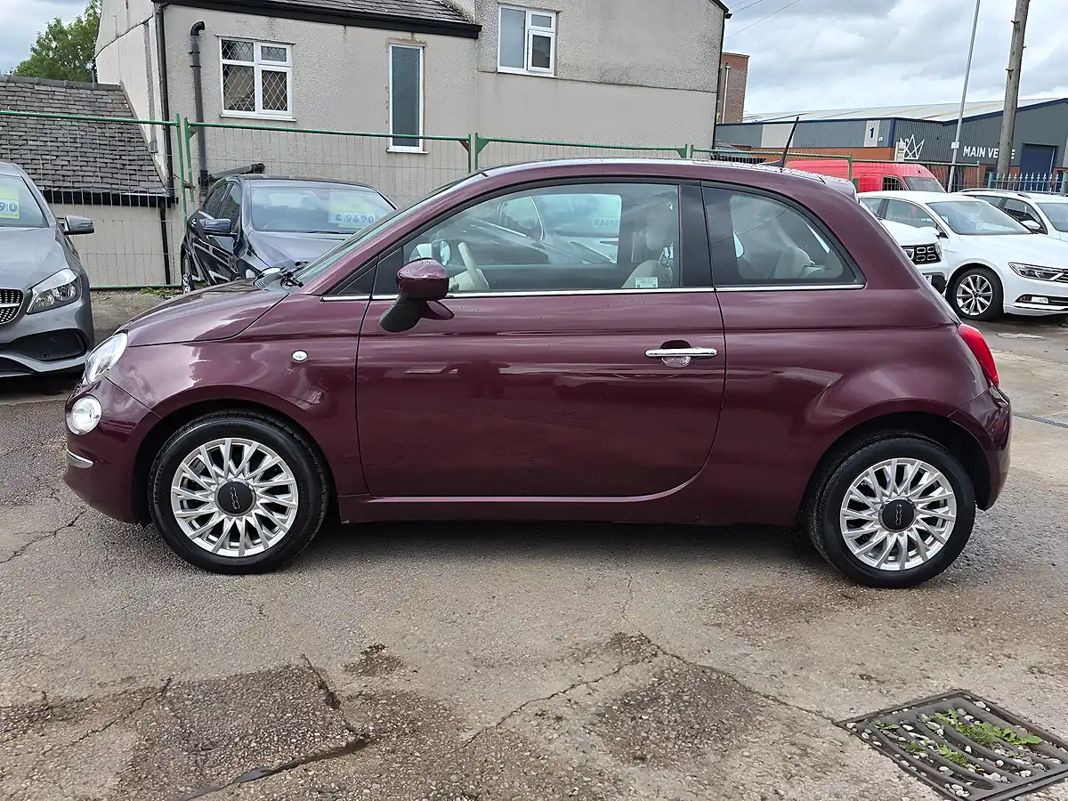 Used 2016 Fiat 500 Lounge Red - Interior and Exterior details 5