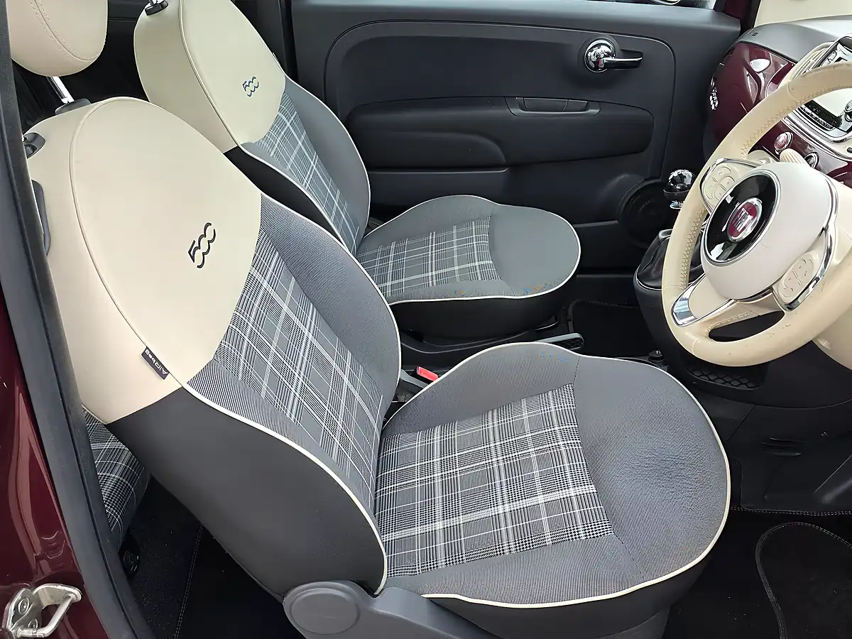 Used 2016 Fiat 500 Lounge Red - Interior and Exterior details 9