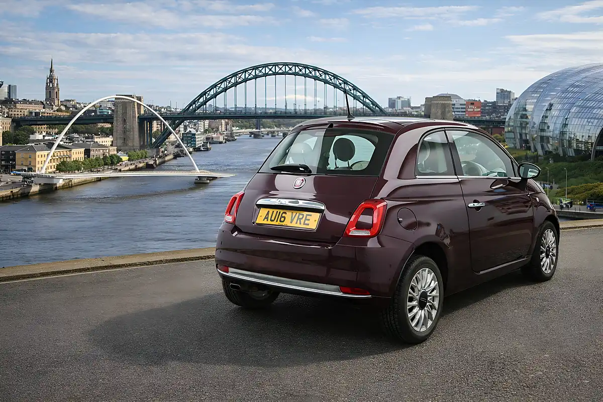 Used 2016 Fiat 500 Lounge Red - Interior and Exterior details 2