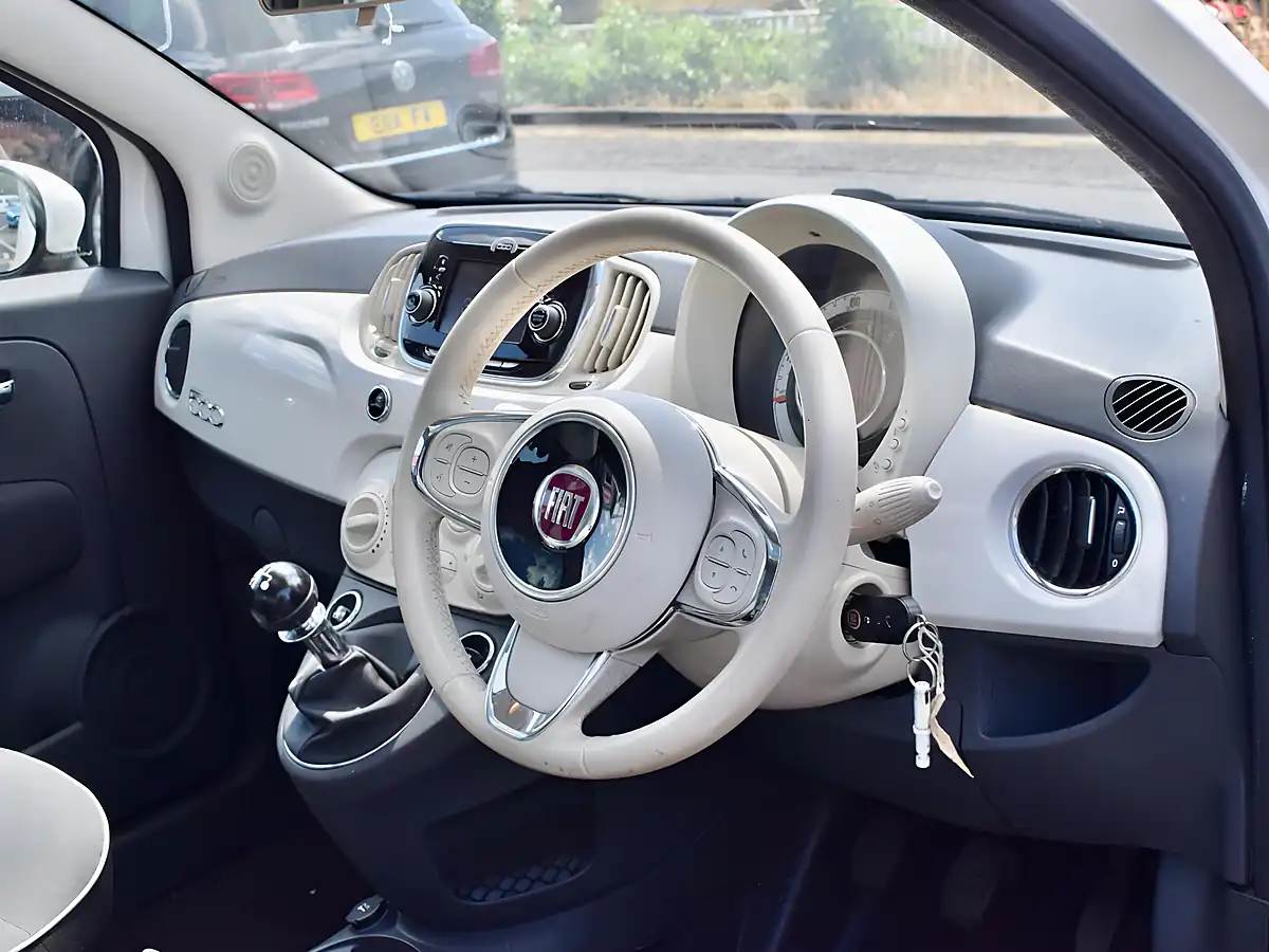 Used 2016 Fiat 500 Lounge White - Interior and Exterior details 13
