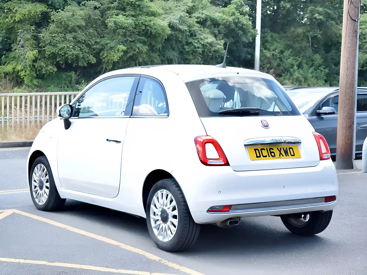Used 2016 Fiat 500 Lounge White - Interior and Exterior details 5